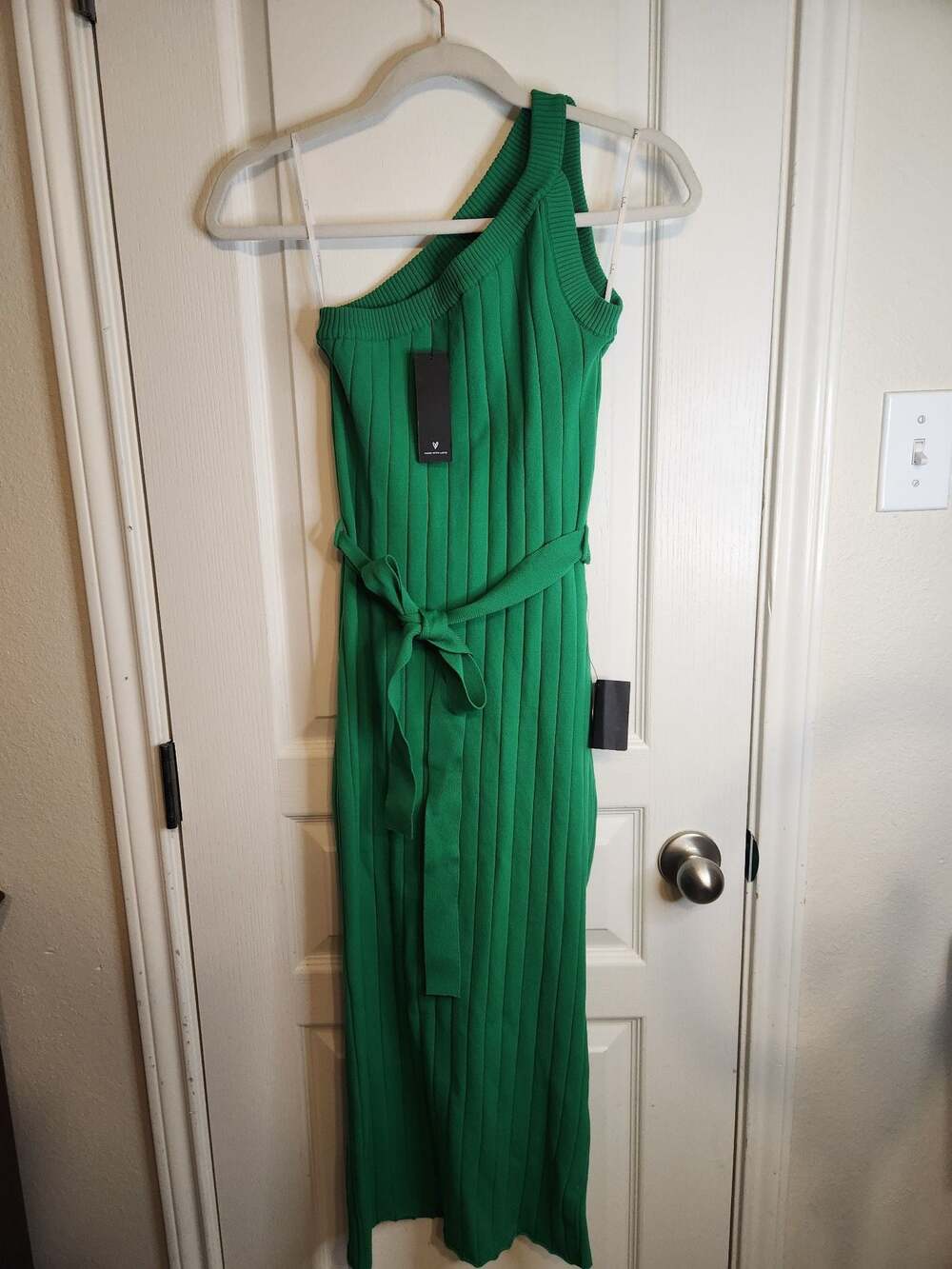 Lulus Women's Green One-Shoulder Ribbed Knit Midi Dress with Waist Tie